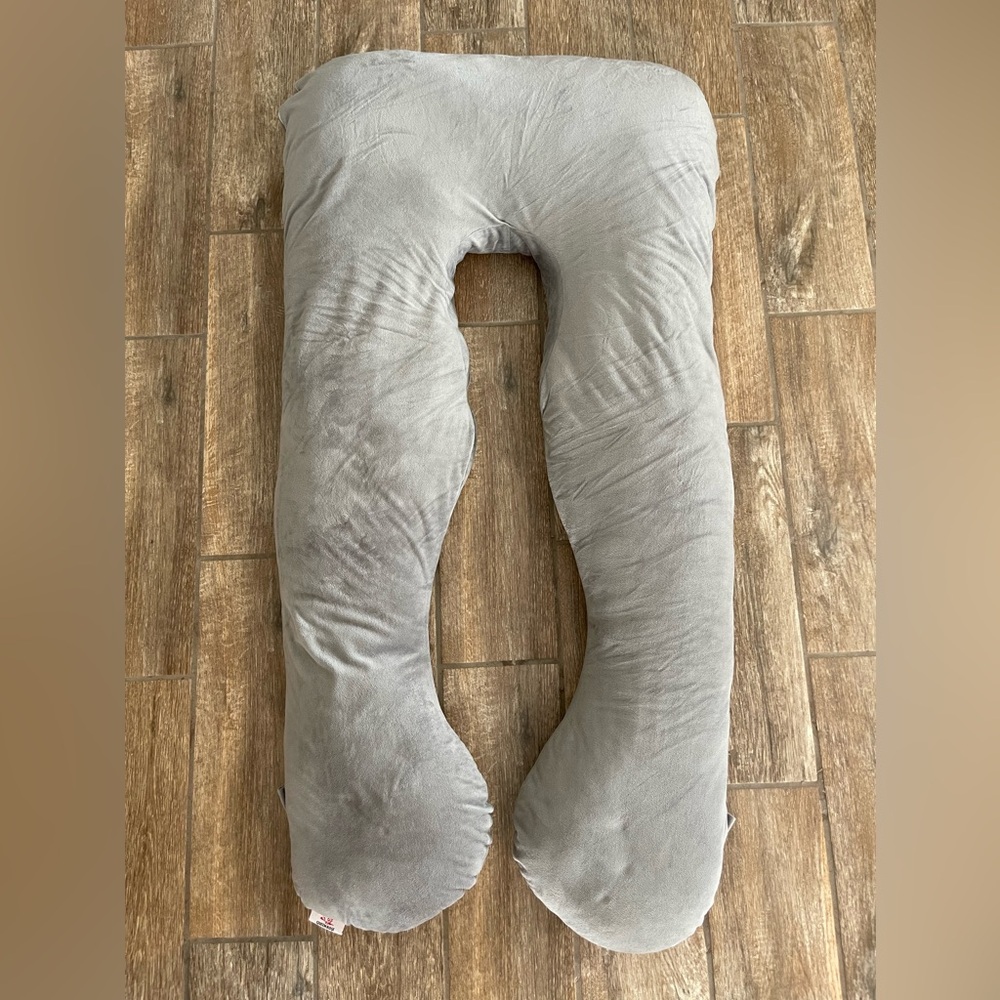 Queen Rose U shaped pregnancy pillow Gray
